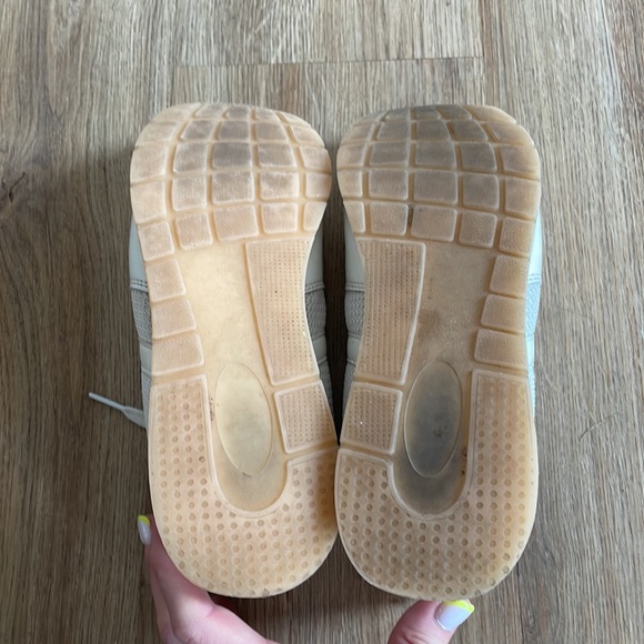 Banana Republic White Sneakers - Picture 5 of 5